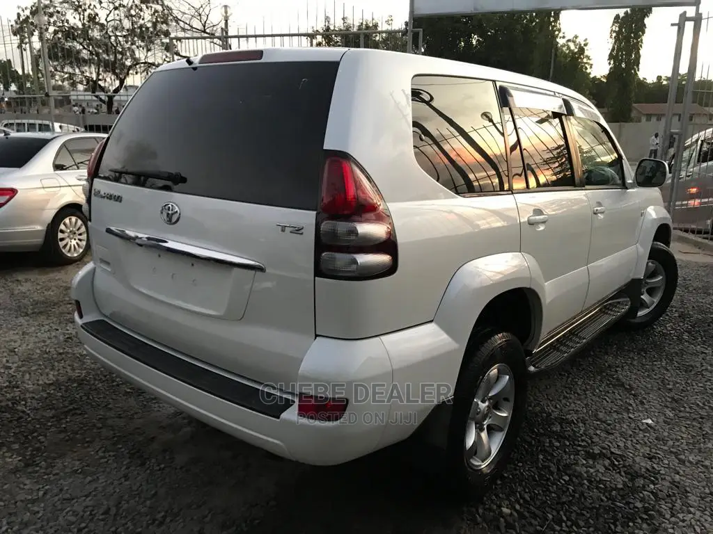 Toyota Land Cruiser 2010 4.0 V6 GX White