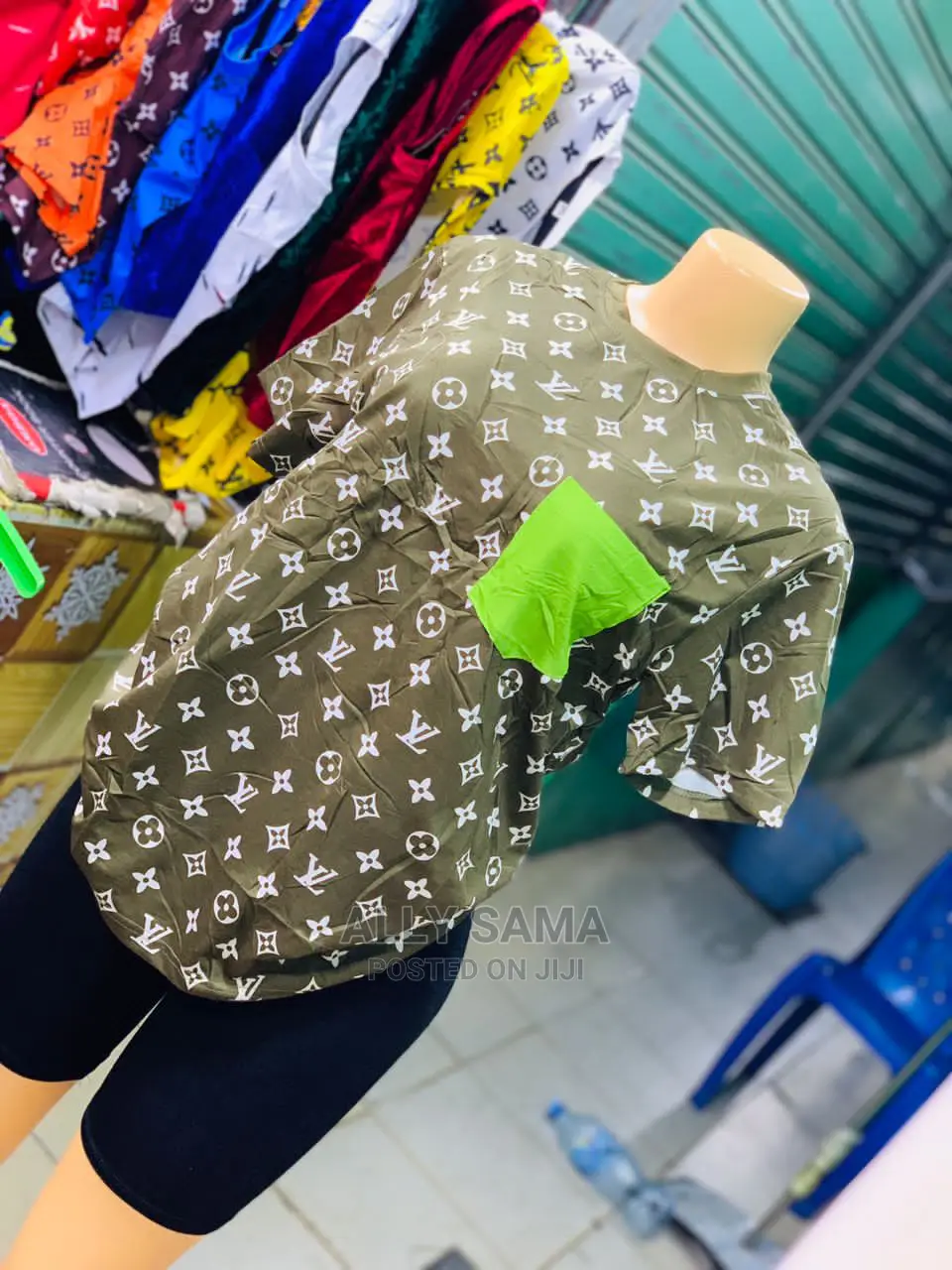 Unisex Louis Vuitton