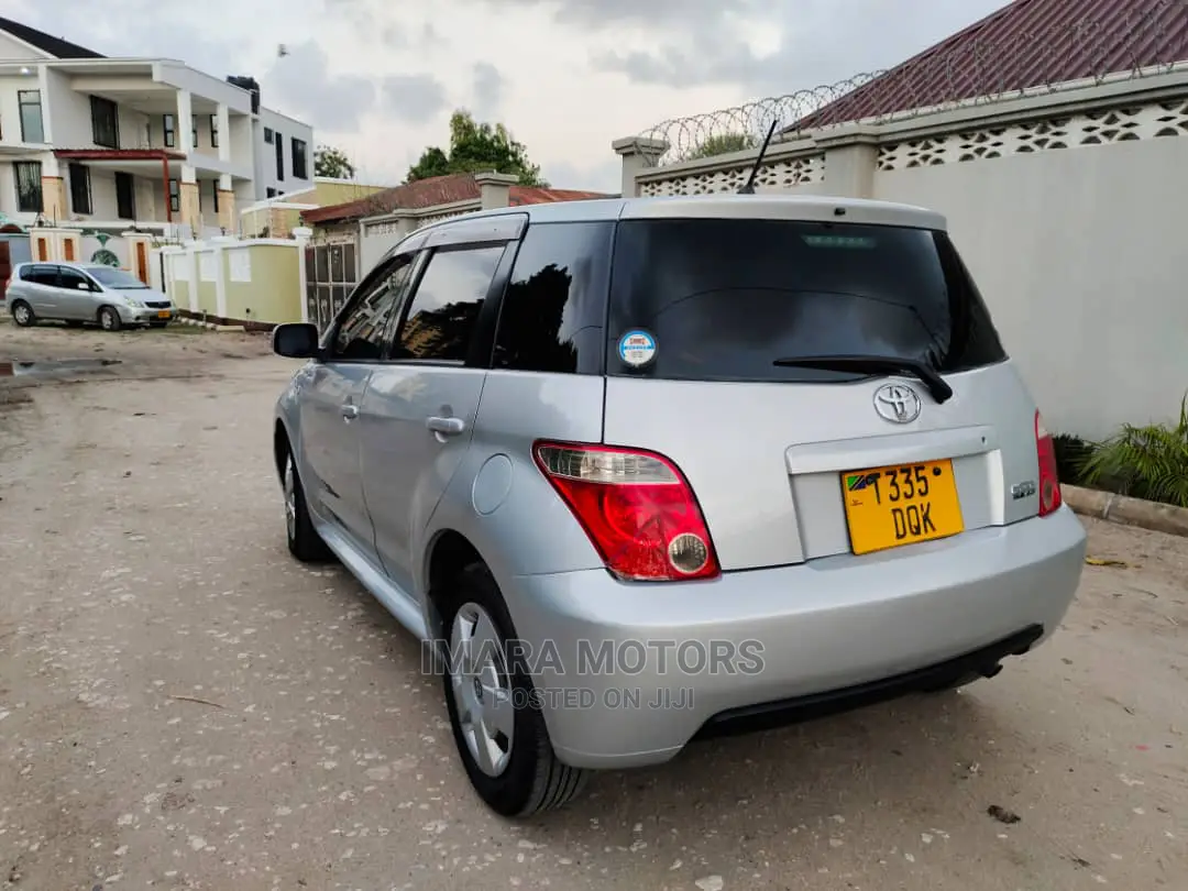 Toyota IST 2005 Silver