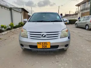 Toyota IST 2005 Silver