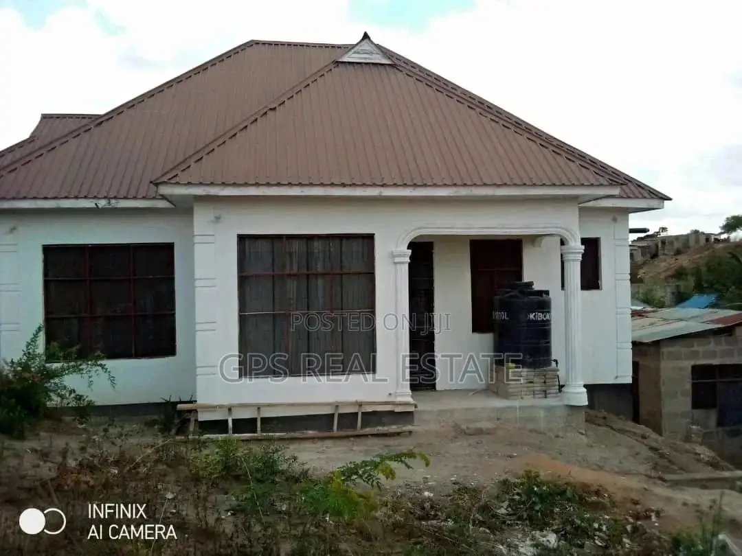 3bdrm House in Peter Slayo, Kinondoni for Sale