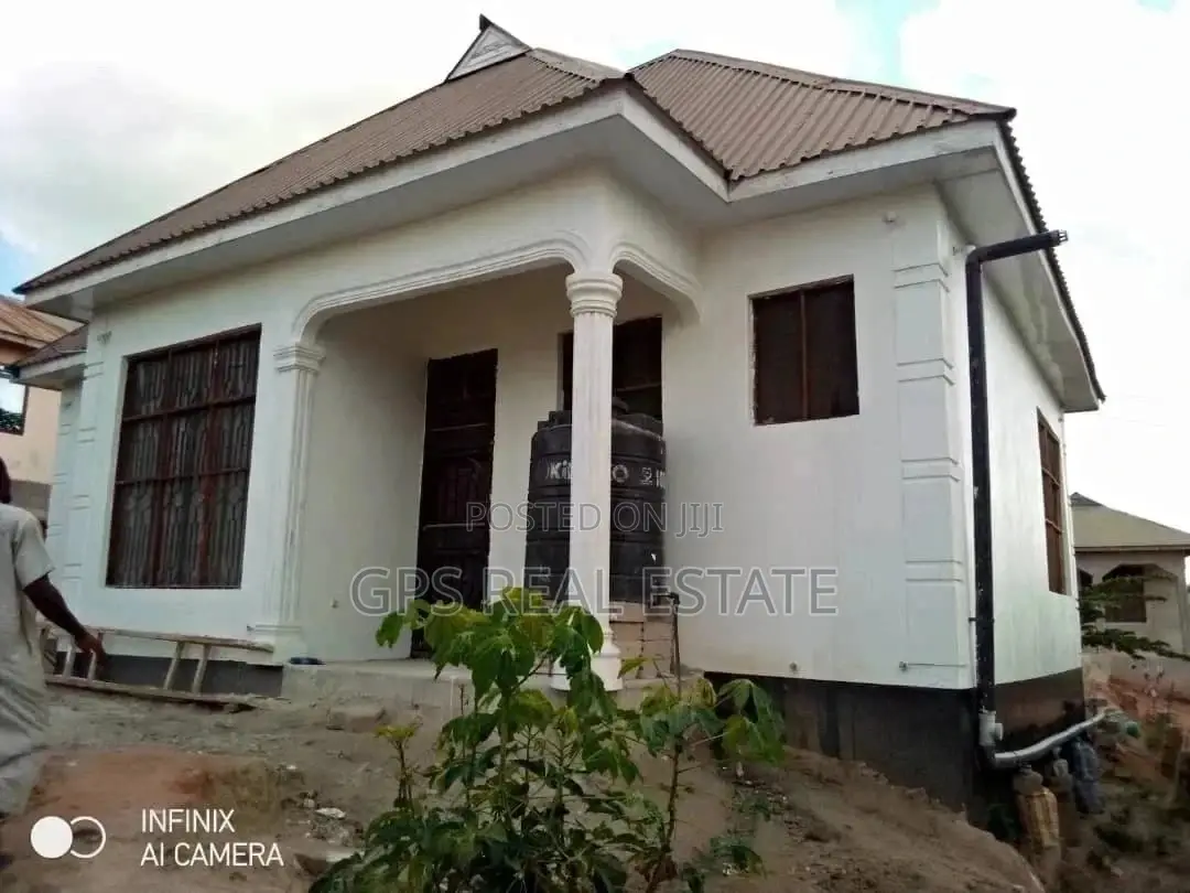 3bdrm House in Peter Slayo, Kinondoni for Sale
