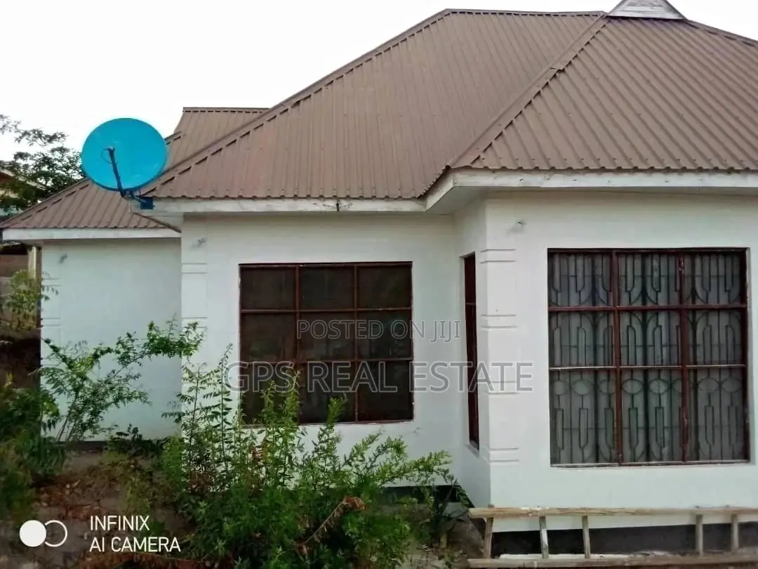 3bdrm House in Peter Slayo, Kinondoni for Sale