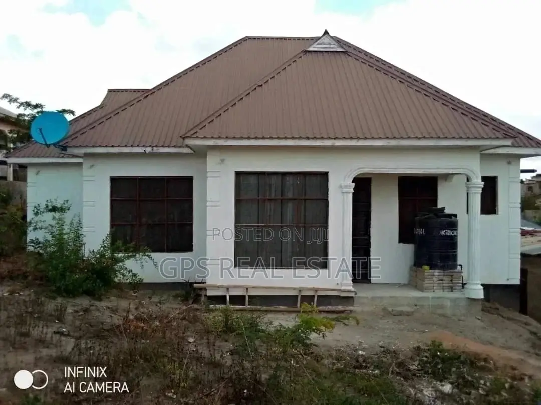 3bdrm House in Peter Slayo, Kinondoni for Sale
