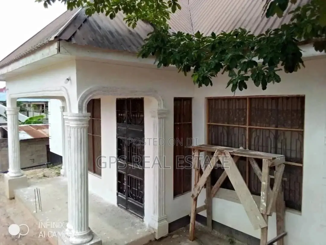 3bdrm House in Peter Slayo, Kinondoni for Sale