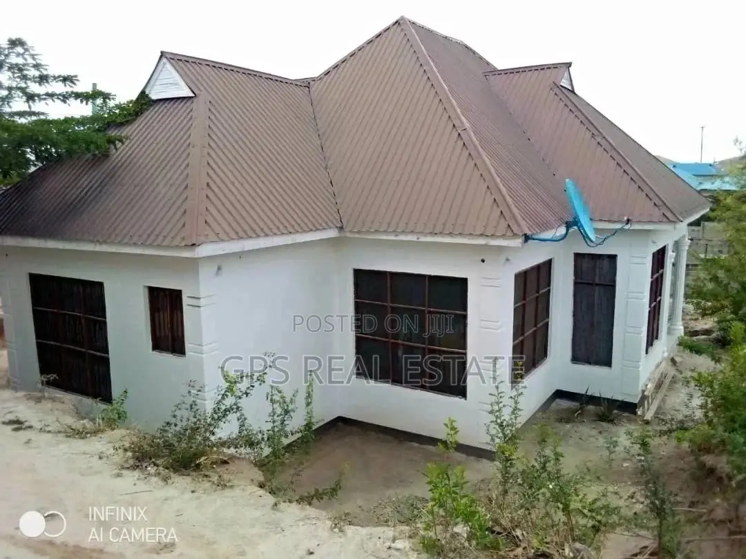 3bdrm House in Peter Slayo, Kinondoni for Sale