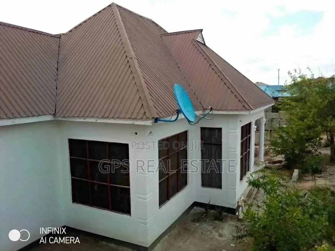3bdrm House in Peter Slayo, Kinondoni for Sale