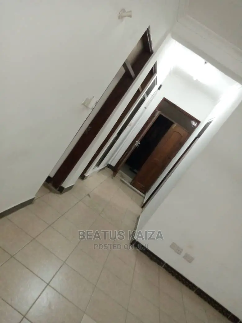 2bdrm House in Msasani General Tire for rent