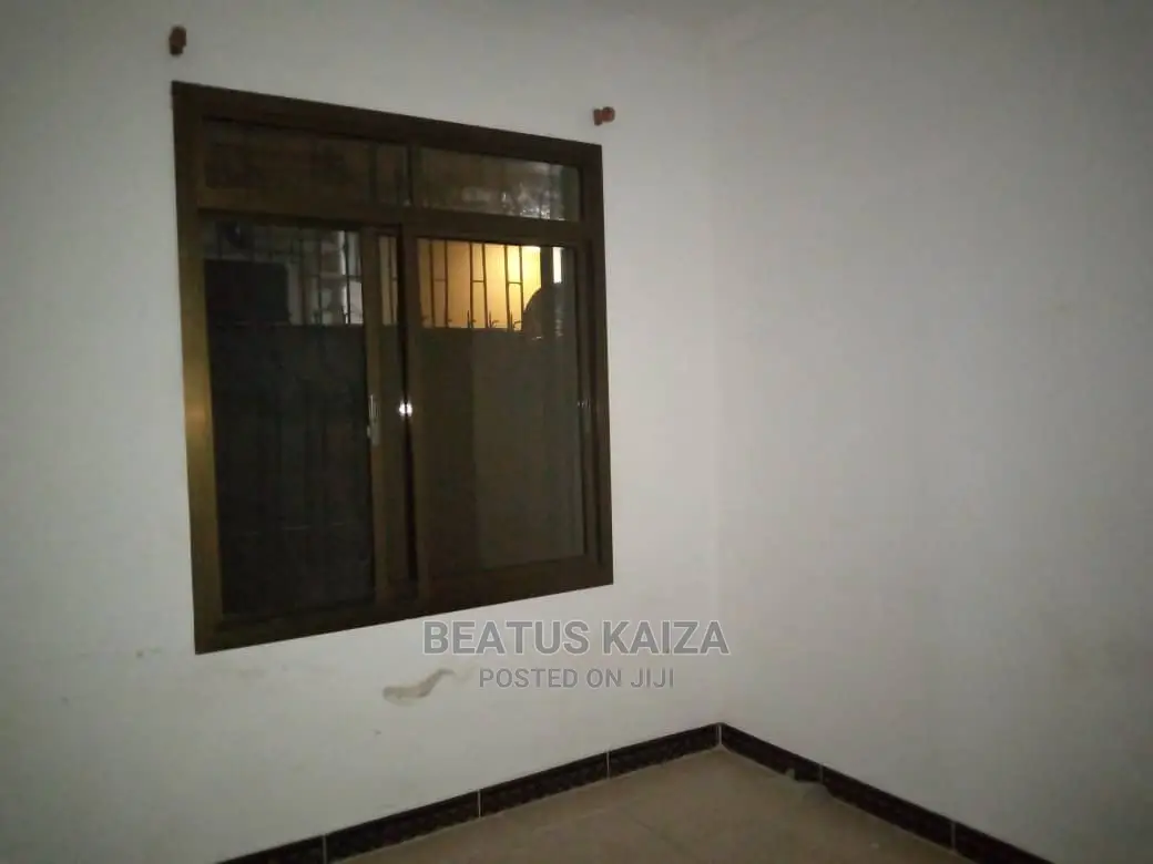 2bdrm House in Msasani General Tire for rent