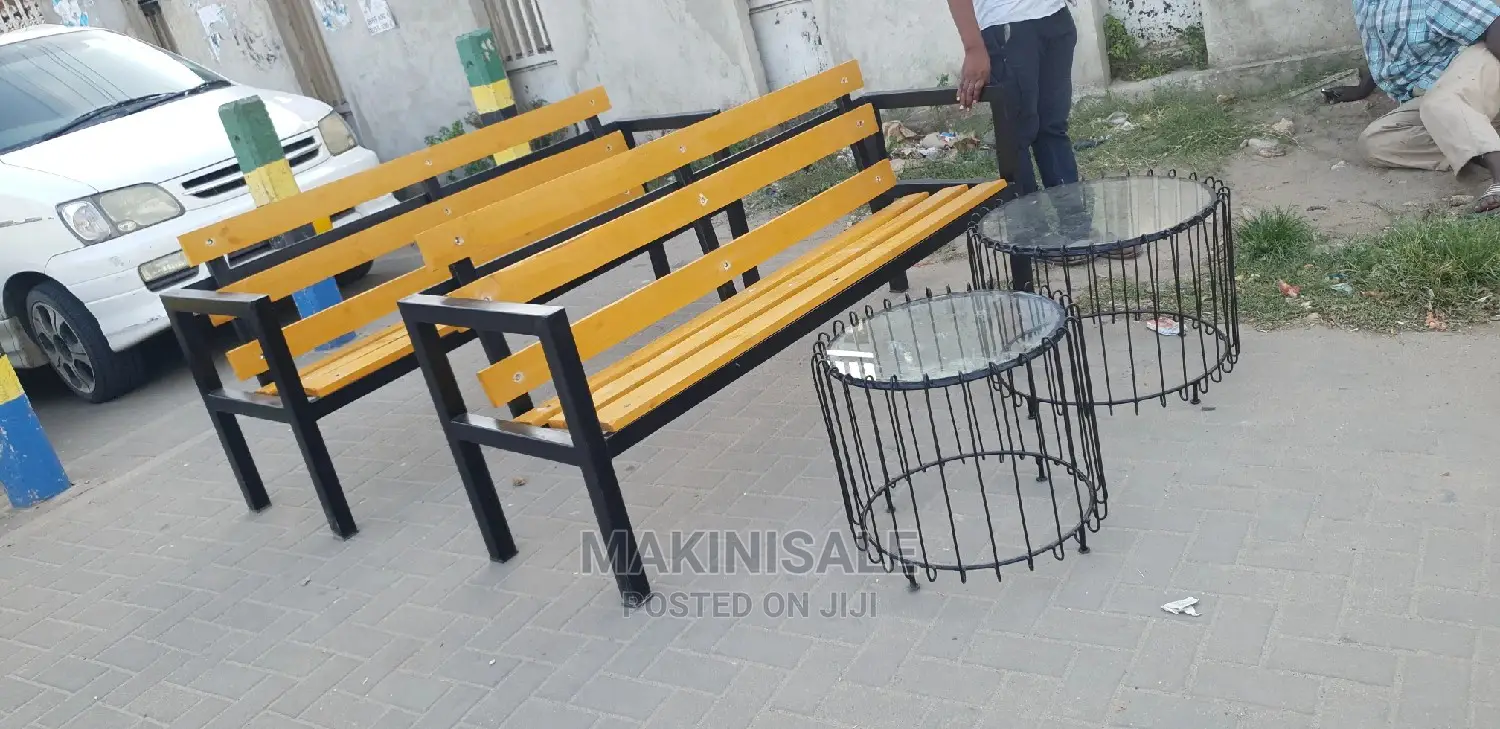Benchi Nzuri Sana Simple Lina Kaa Garden
