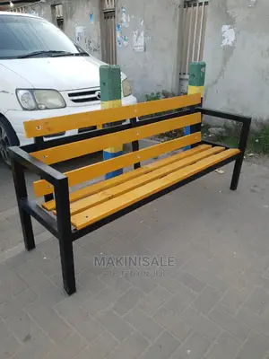 Benchi Nzuri Sana Simple Lina Kaa Garden