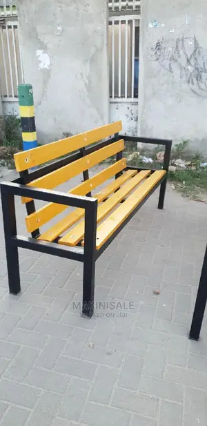 Benchi Nzuri Sana Simple Lina Kaa Garden