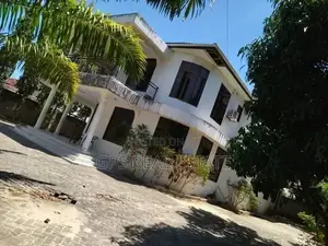 7bdrm House in Peter Slayo, Kinondoni for Sale