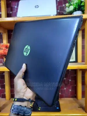 Laptop HP Pavilion 15 8GB Intel Core I5 HDD 1T