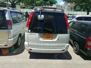Toyota Noah 2003 White