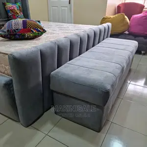 Kitanda KIZURI Sana Cha Sofa Kizuri Sana