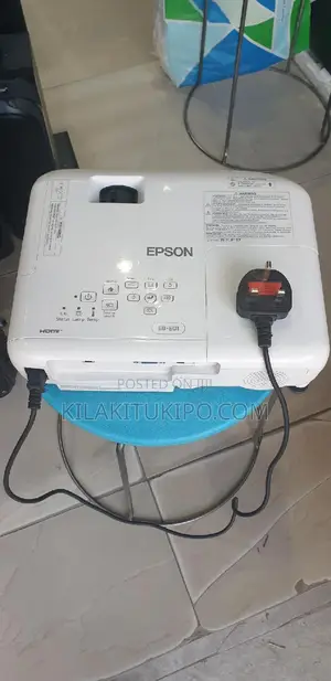 EPSON Projector Eb-Eo1