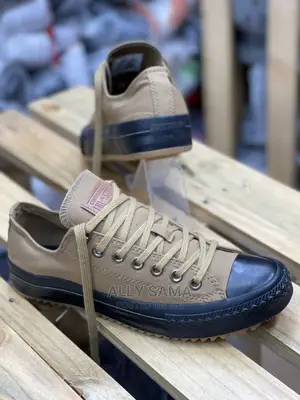 Converse Khaki