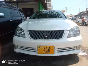 Toyota Crown 2006 White