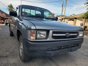 Toyota Hilux 2004 Beige