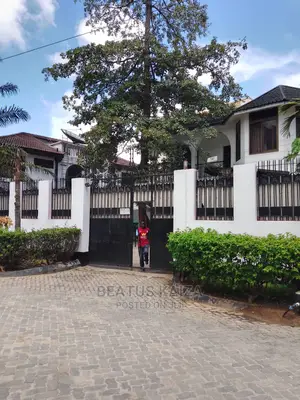 4bdrm Bungalow in Burberque Street, Msasani for Rent