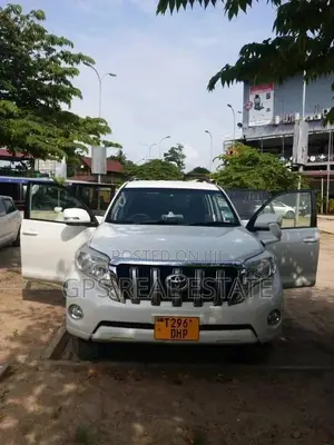 Toyota Land Cruiser 2016 White