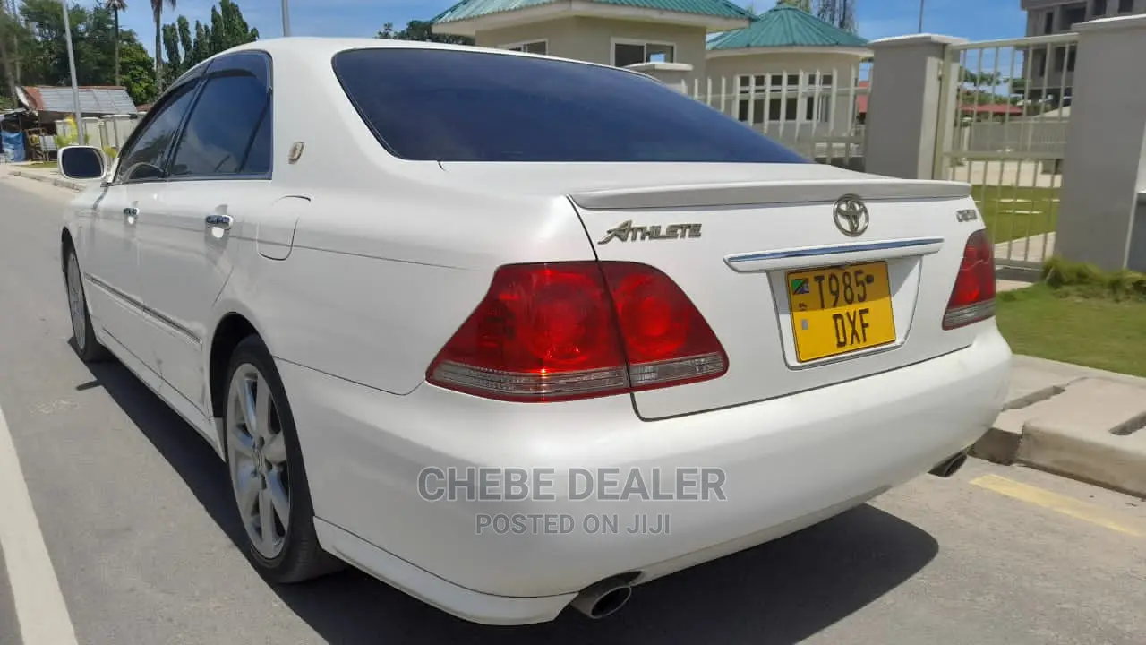 Toyota Crown 2004 White