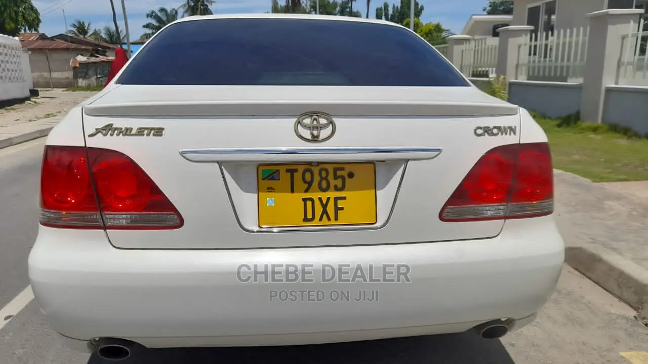 Toyota Crown 2004 White