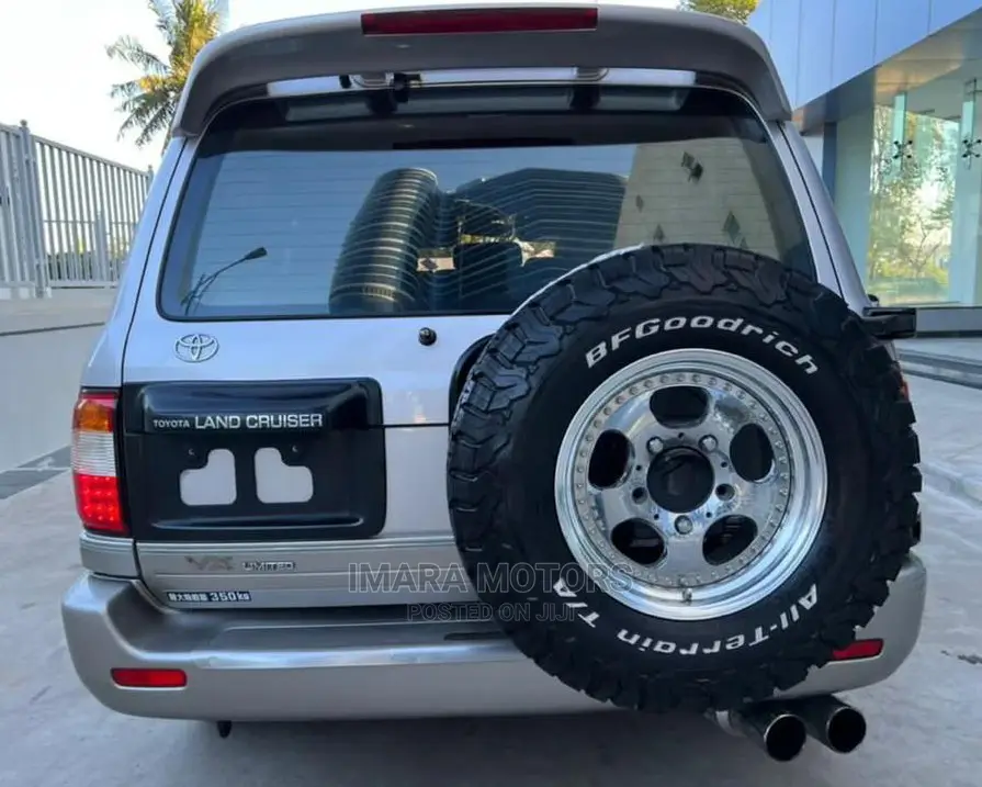 Toyota Land Cruiser 2003 Gray