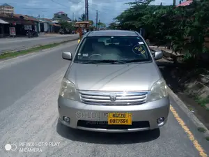 Toyota Raum 2003 1.5 AWD Beige