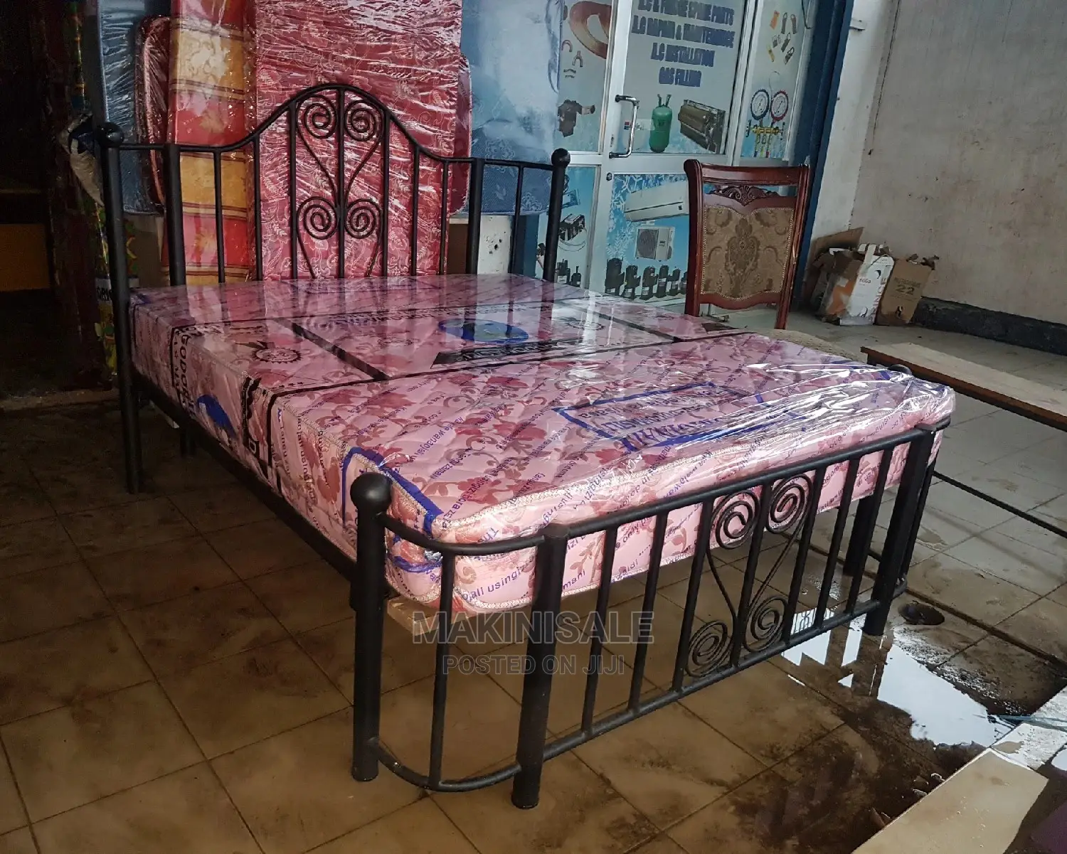 Kitanda BORA Natengeneza Mimi Tu Tanzania Nzima