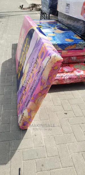 Magodoro Ya Shule Futi 2 Na Nusu