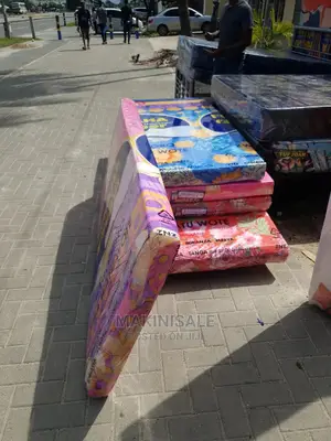 Magodoro Ya Shule Futi 2 Na Nusu