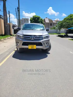 Toyota Hilux 2017 Gray