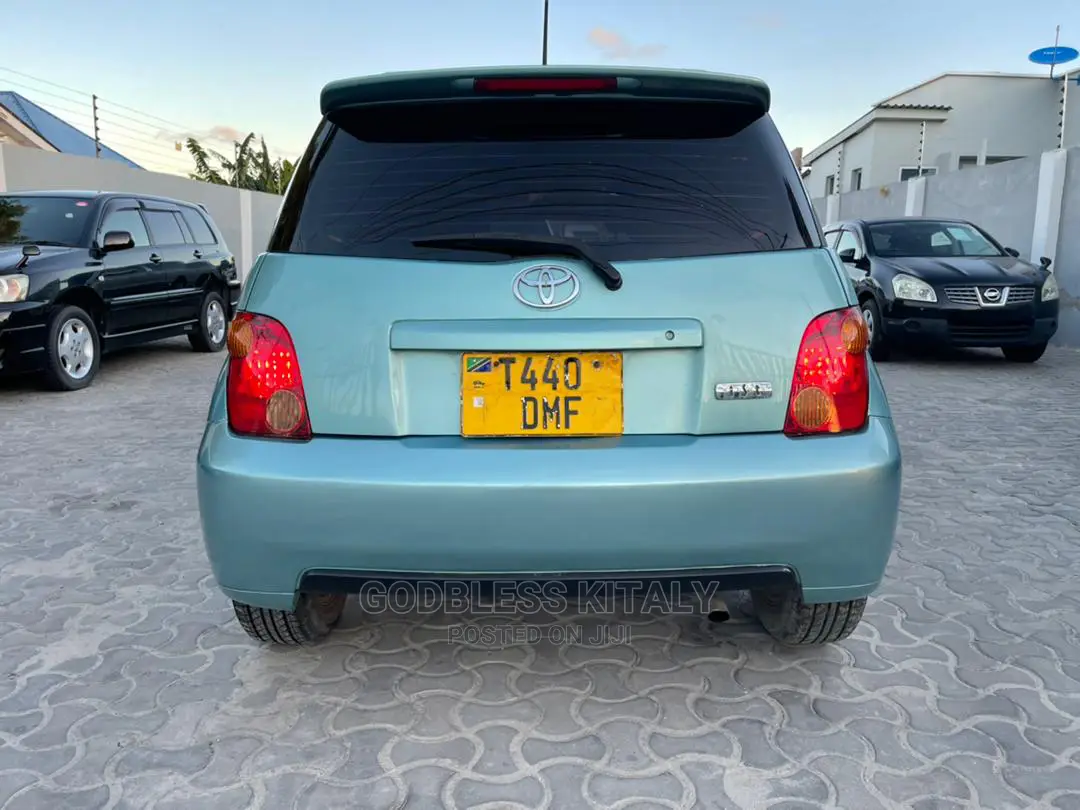 Toyota IST 2003 Teal