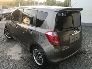 Toyota Ractis 2008 1.5 AWD Gray