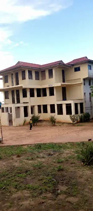 Shule Inauzwa Mbezi Luguruni Na Maeneo Ya Kujenga Shule