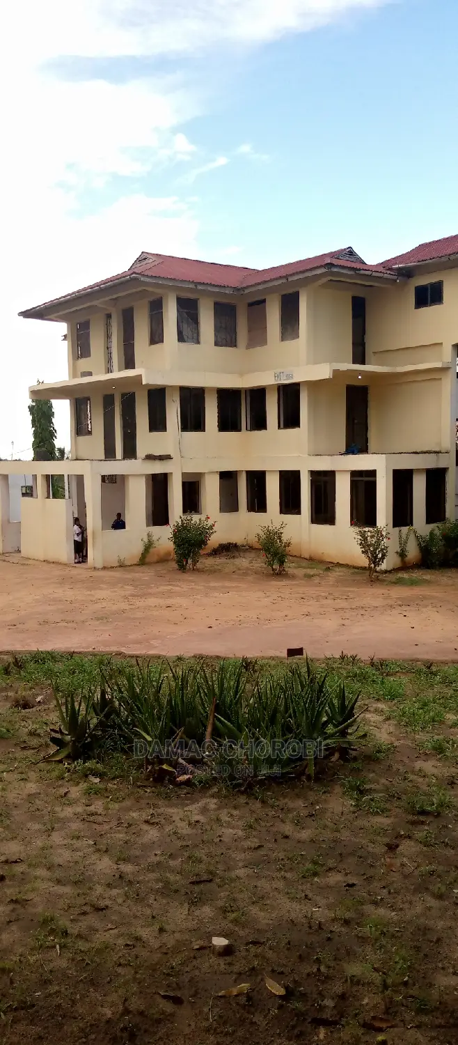 Shule Inauzwa Mbezi Luguruni Na Maeneo Ya Kujenga Shule