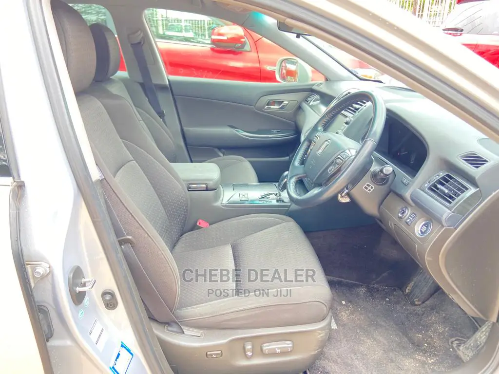 Toyota Crown 2009 Silver