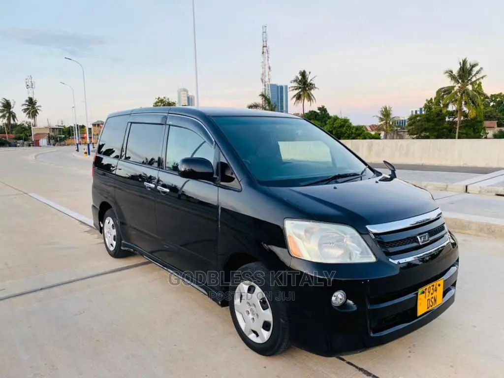 Toyota Noah 2006 Black
