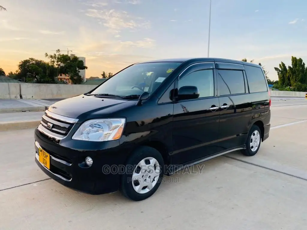Toyota Noah 2006 Black
