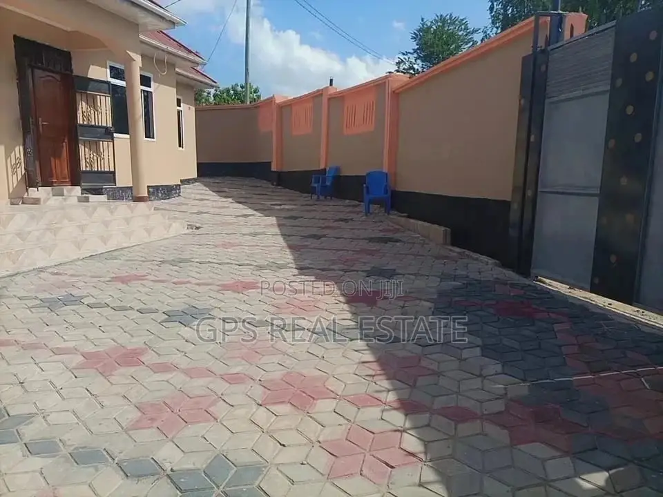 3bdrm House in Eva Mansa, Kinondoni for Sale