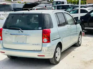 Toyota Raum 2004 Blue