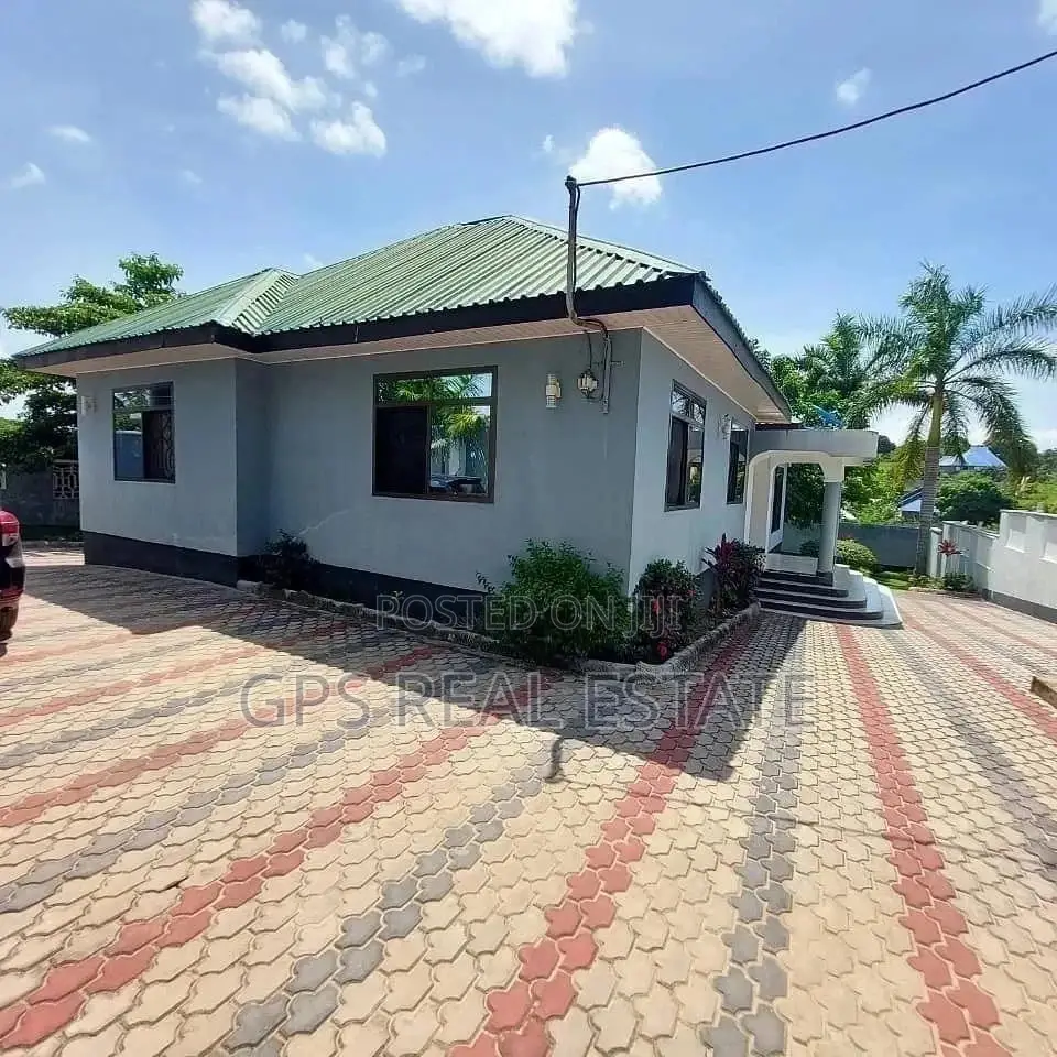 3bdrm House in Rizik Mansa, Kinondoni for Sale