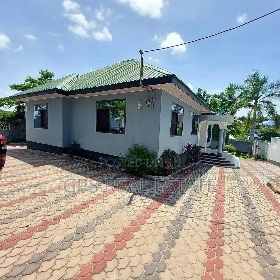 3bdrm House in Rizik Mansa, Kinondoni for Sale