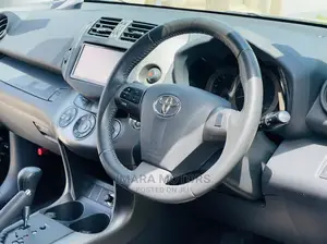 Toyota Vanguard 2012 Black
