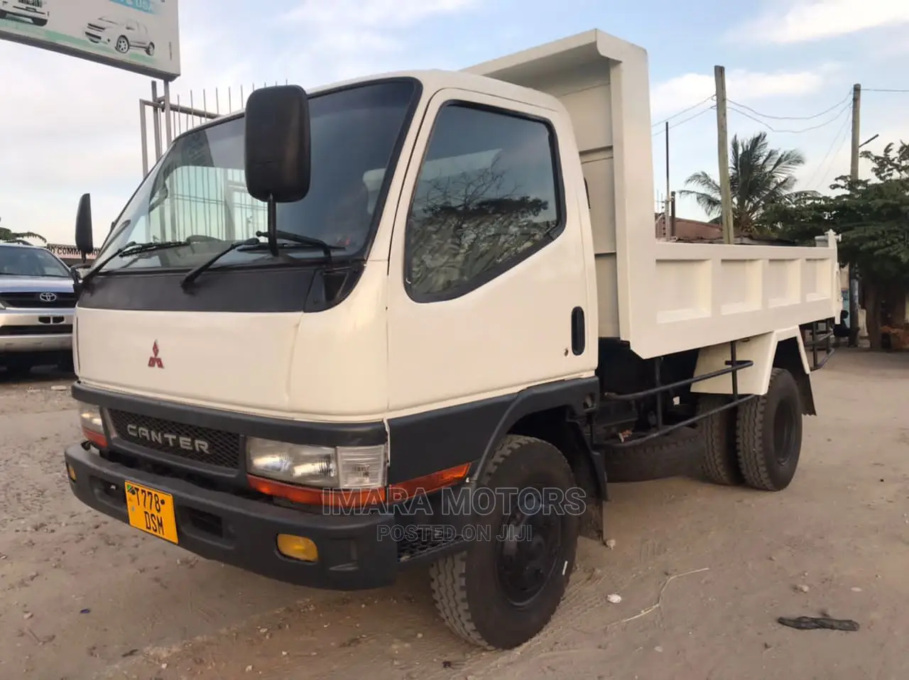 Mitsubishi Canter 2002 White