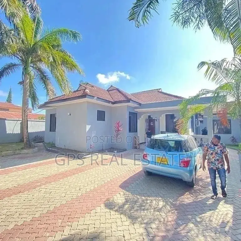 3bdrm House in Safari Slayo, Kinondoni for Sale
