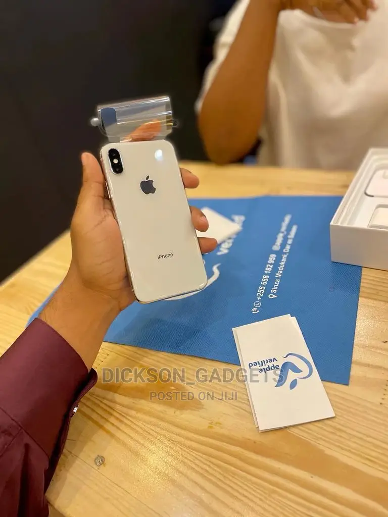 New Apple iPhone X 64 GB Silver