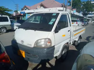 Toyota TownAce 2003 White